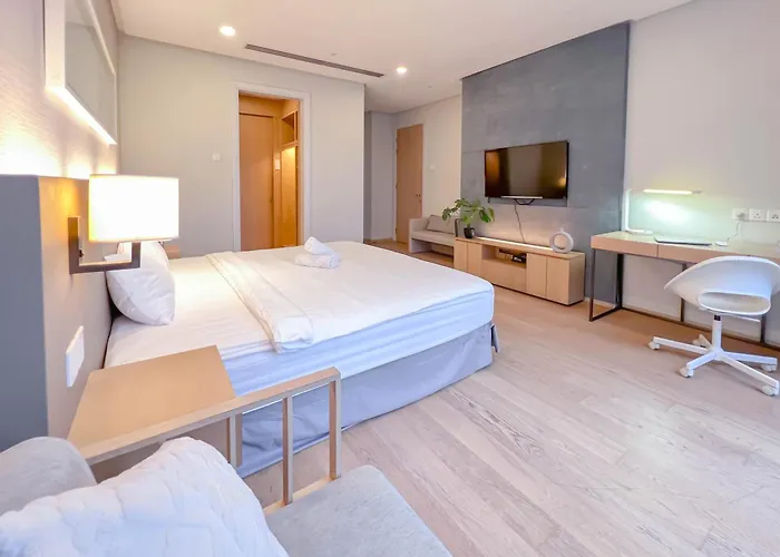 188 Suites By Manhattan Group