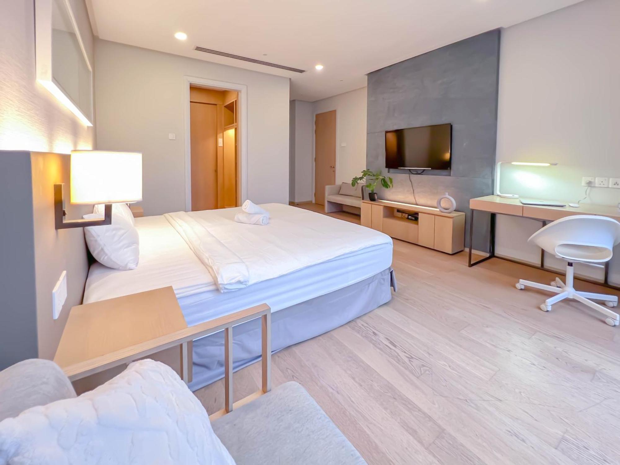 188 By Manhattan Group Apartment *