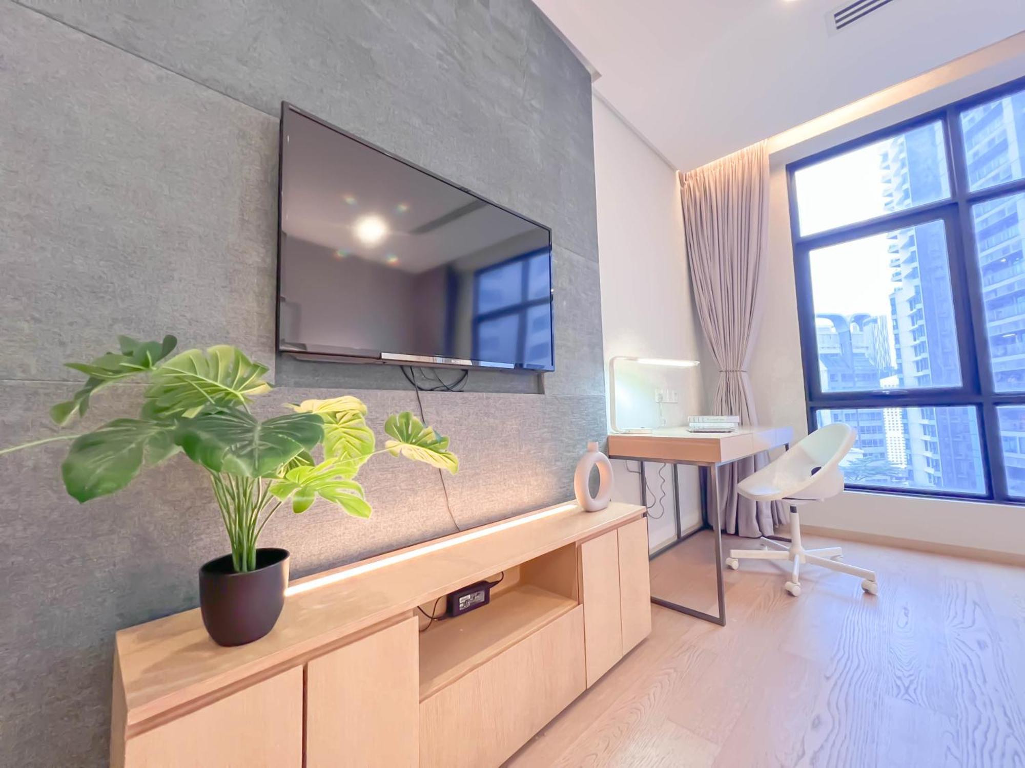 Apartment 188 By Manhattan Group *
