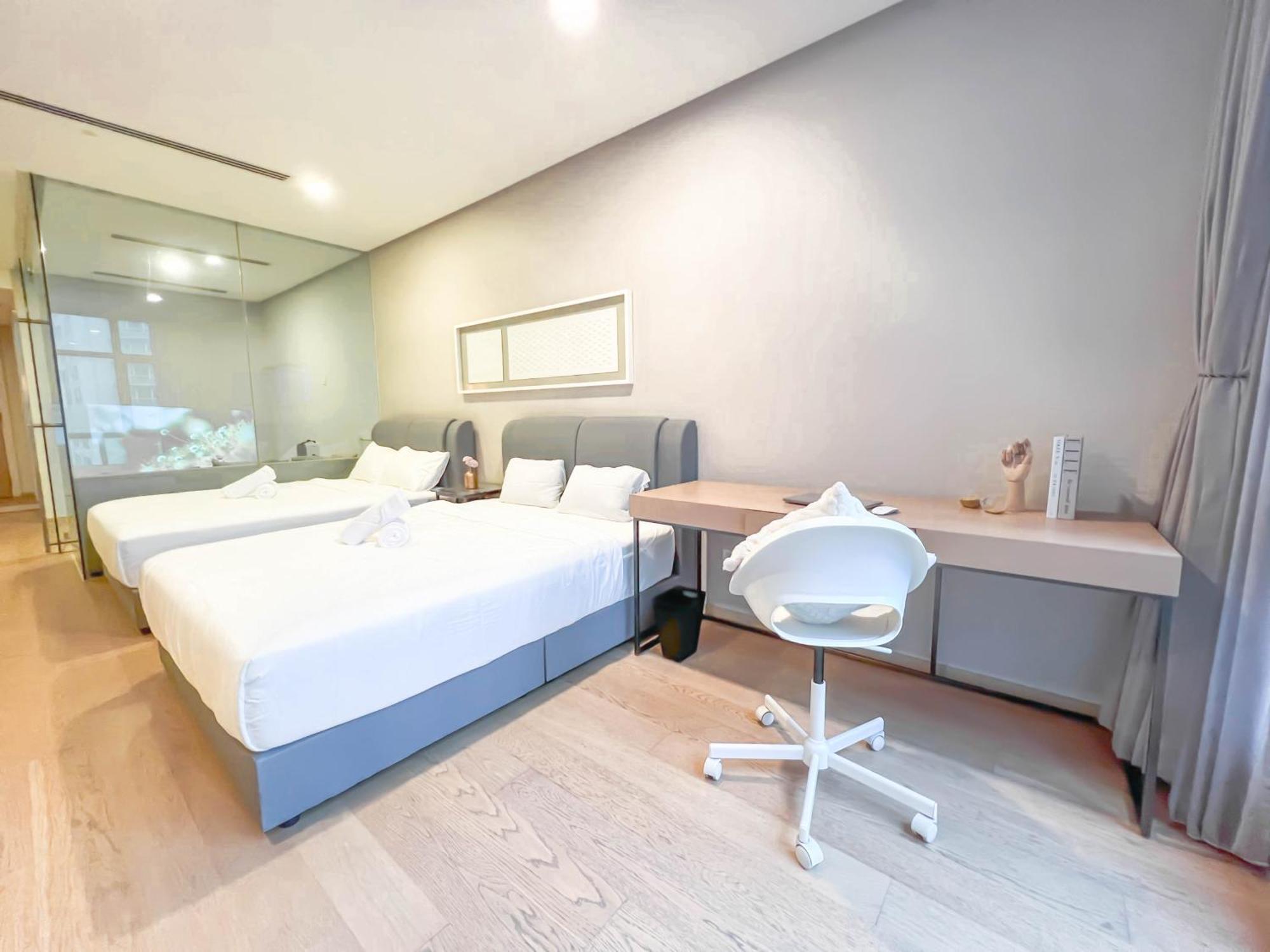 188 By Manhattan Group *