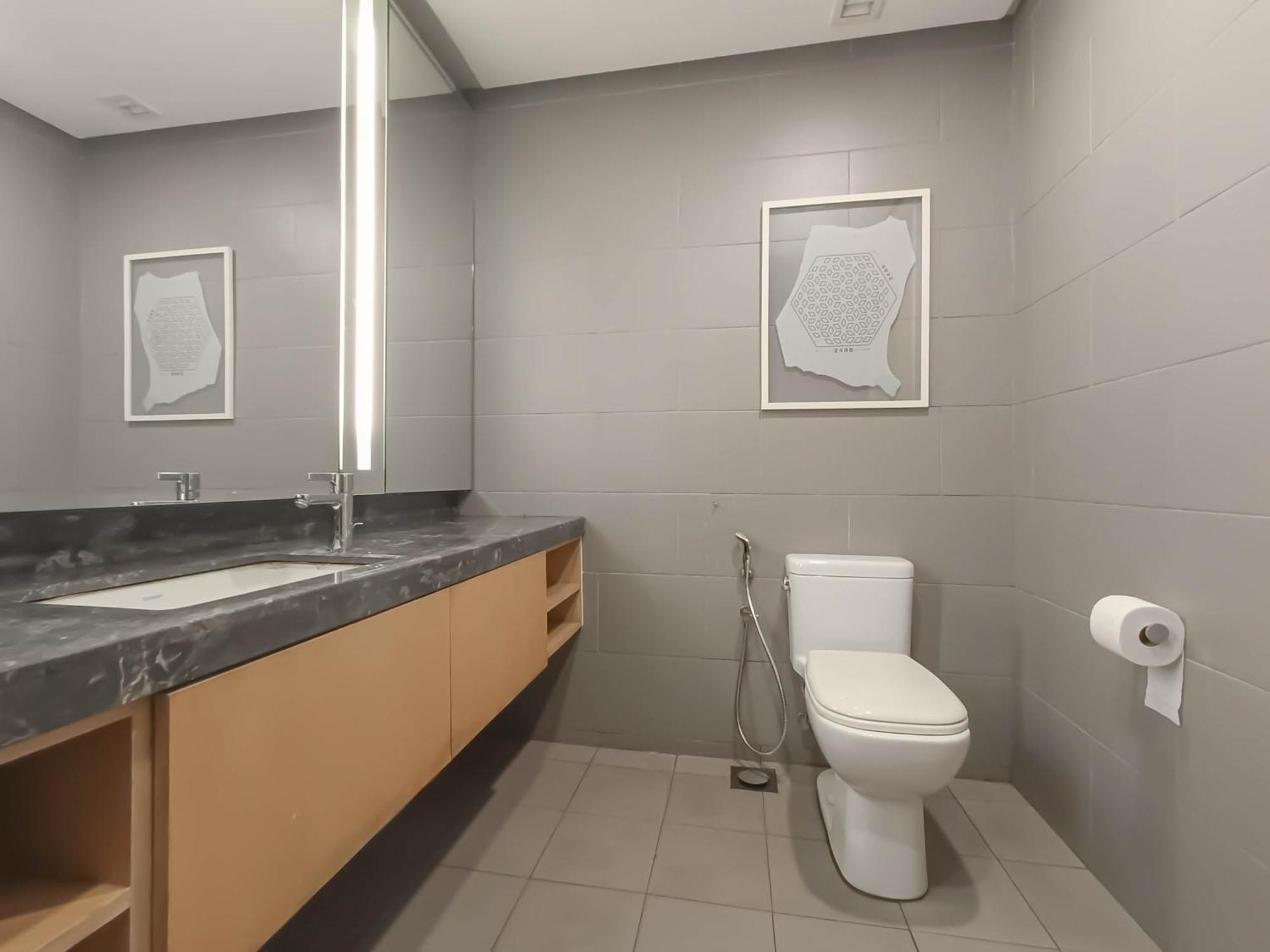 188 By Manhattan Group *