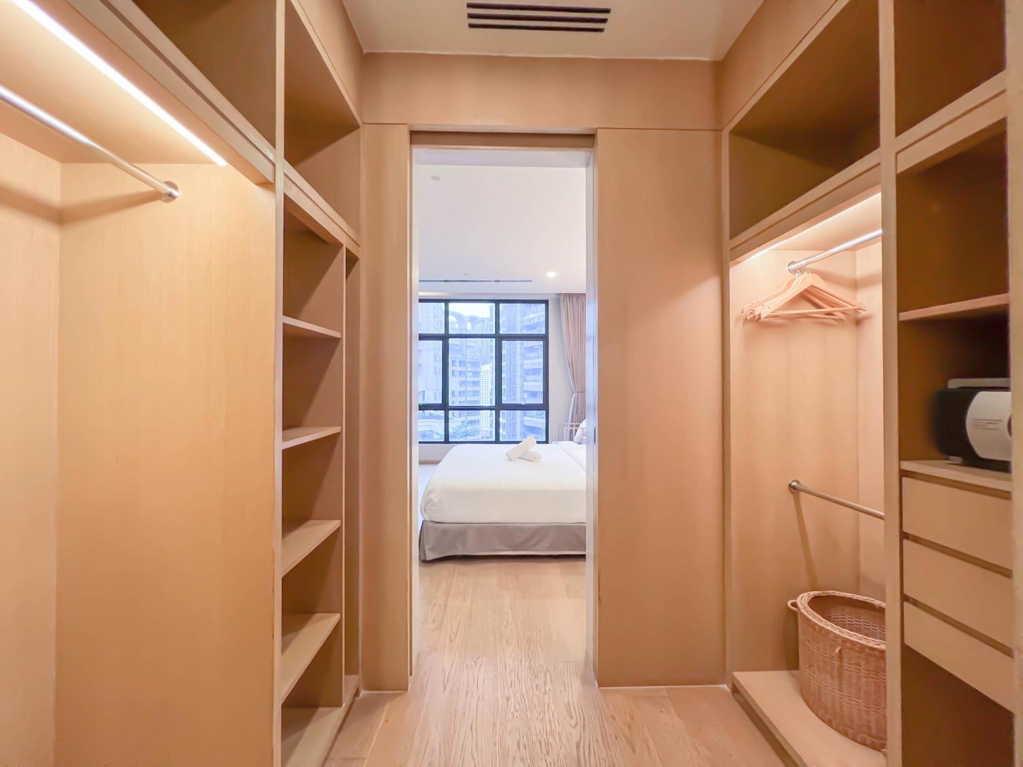 188 By Manhattan Group Apartment *